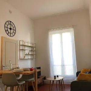 t2-intra-muros-avignon.fr-provencehotel.com/
